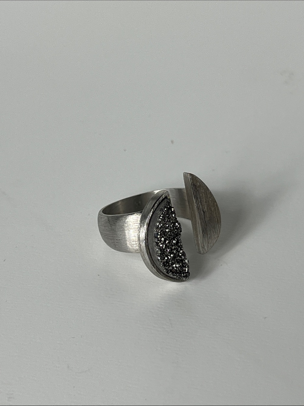 Open Silver Band Ring with Black Druzy Accent